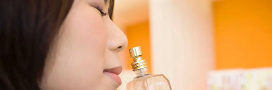 How to Choose a Perfume Your Mom Will Actually Love